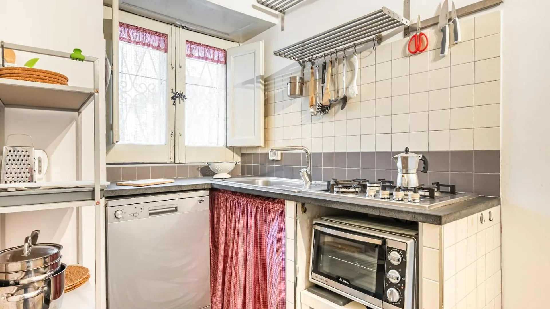 Urban Elegance By Sant'Agata: A Catania Gem Apartment