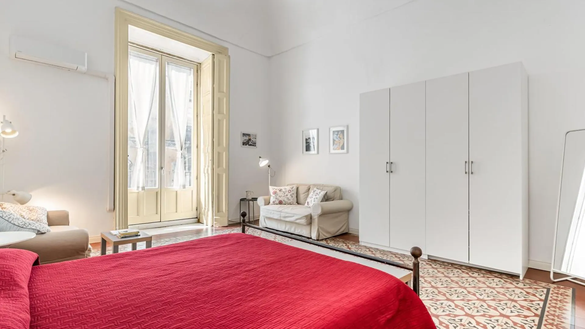 Urban Elegance By Sant'Agata: A Catania Gem Apartment