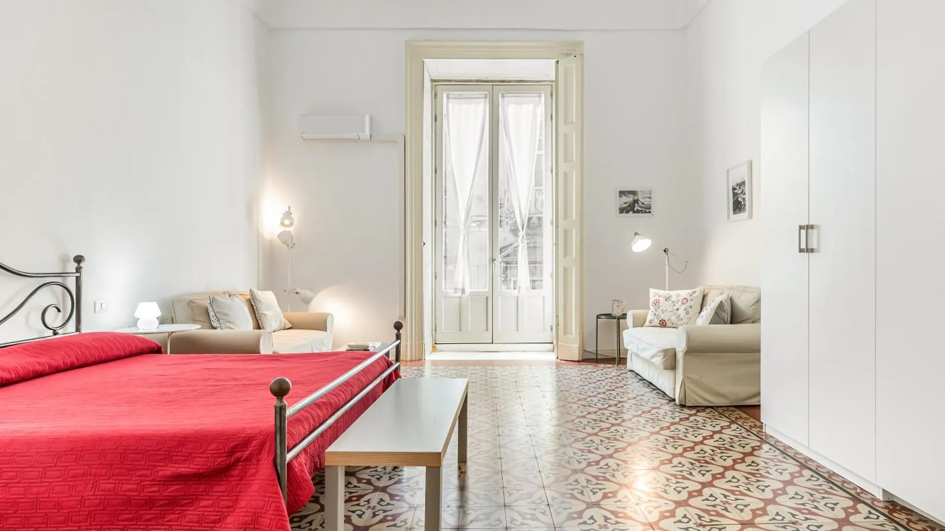 Urban Elegance By Sant'Agata: A Catania Gem Apartment